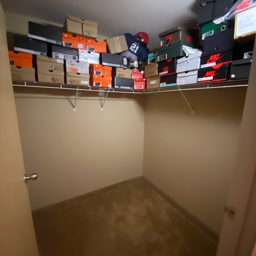 Off white nikes with receipts and docs